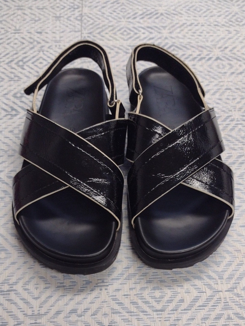 Zara Black Patent Cross-Strap Slingback Sandals,Comfortable and soft. - Picture 3 of 16